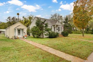 423 E Center Street, Mt Vernon, MO 65712