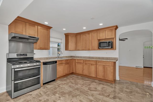 9418 Tulley Avenue, Oak Lawn, IL 60453