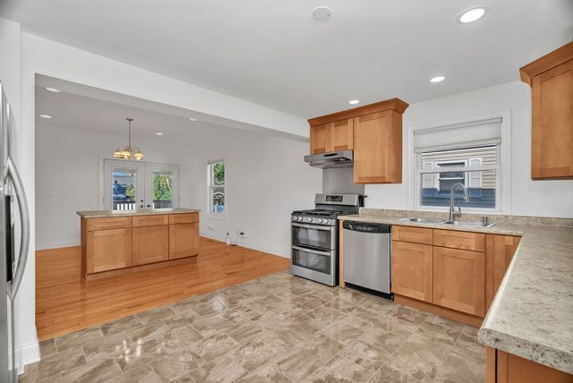 9418 Tulley Avenue, Oak Lawn, IL 60453