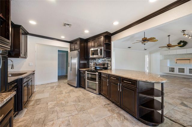 627 PALMORE COURT, Lakeland, FL 33813