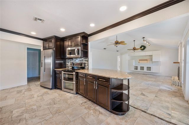 627 PALMORE COURT, Lakeland, FL 33813