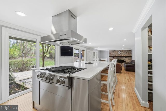 9004 COPENHAVER, Potomac, MD 20854