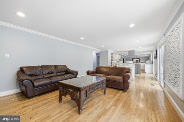 9004 COPENHAVER, Potomac, MD 20854