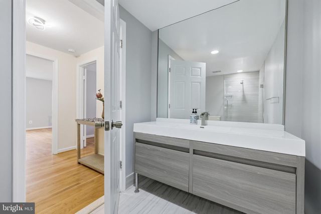 9004 COPENHAVER, Potomac, MD 20854