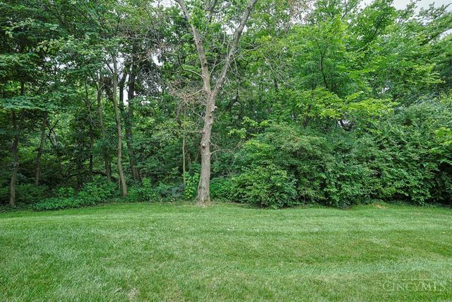 9677 Friar Tuck Drive, West Chester, OH 45069