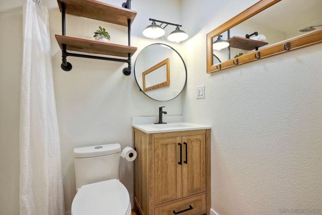 1311 Crestridge Dr, Oceanside, CA 92054