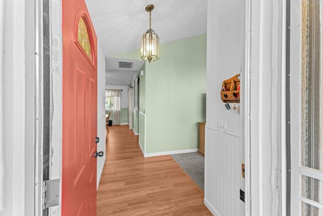 3395 Meadow Way, Rocklin, CA 95677