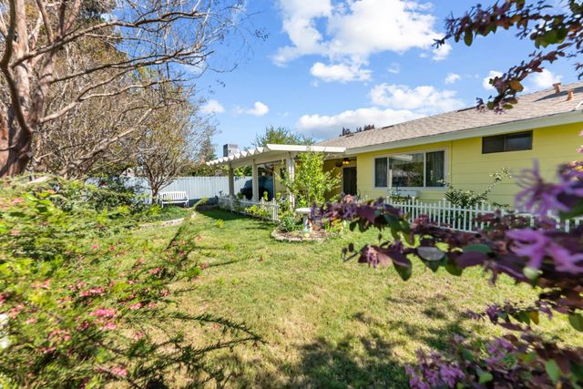 3395 Meadow Way, Rocklin, CA 95677