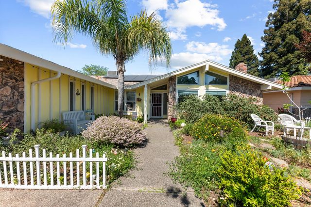 3395 Meadow Way, Rocklin, CA 95677