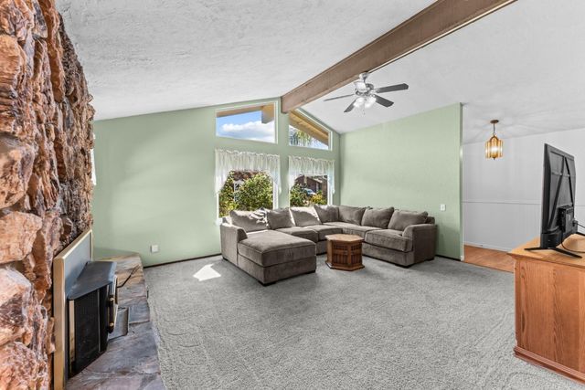 3395 Meadow Way, Rocklin, CA 95677