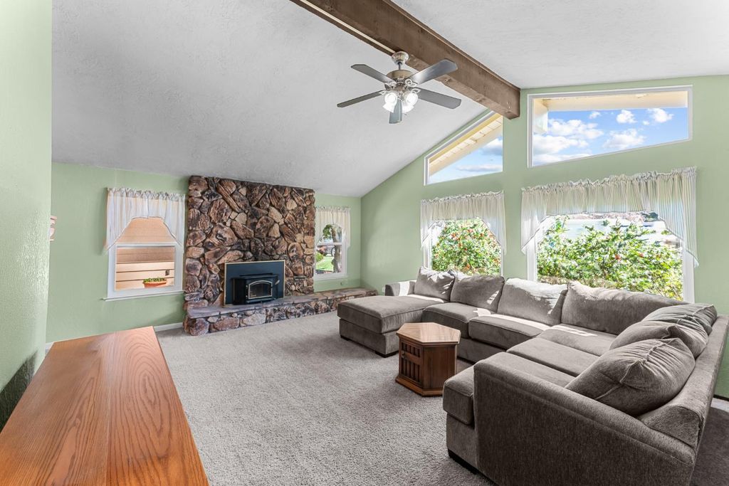 3395 Meadow Way, Rocklin, CA 95677