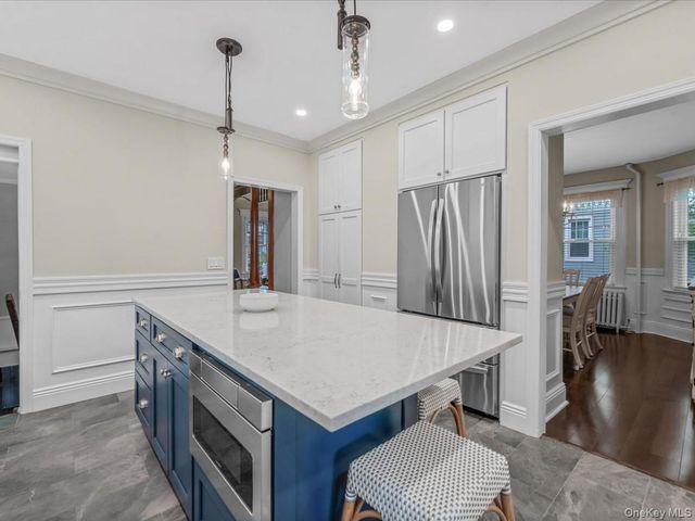 28 Union Place, Lynbrook, NY 11563
