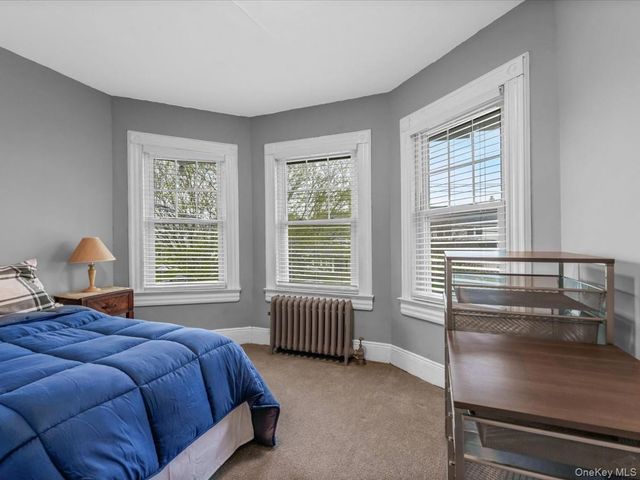 28 Union Place, Lynbrook, NY 11563