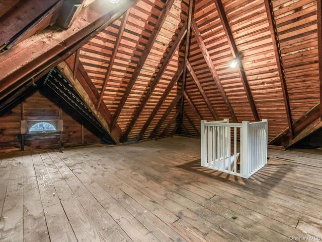 28 Union Place, Lynbrook, NY 11563