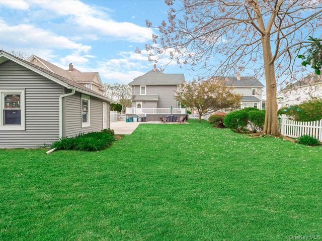 28 Union Place, Lynbrook, NY 11563