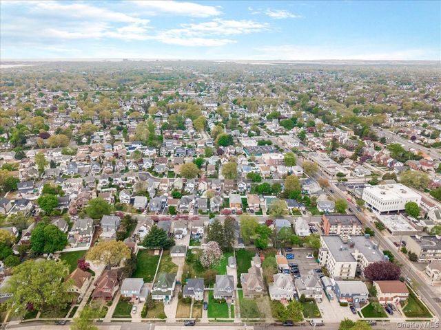 28 Union Place, Lynbrook, NY 11563