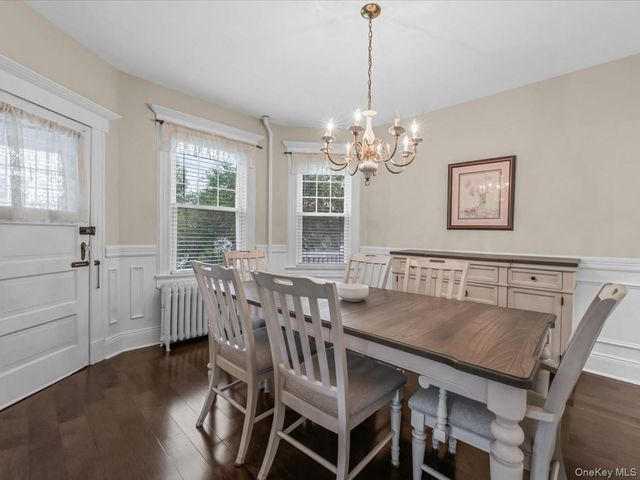 28 Union Place, Lynbrook, NY 11563