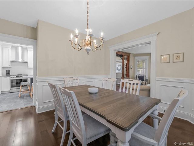 28 Union Place, Lynbrook, NY 11563