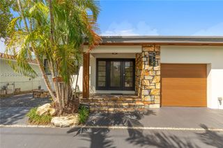 8934 Hawthorne Ave, Surfside, FL 33154