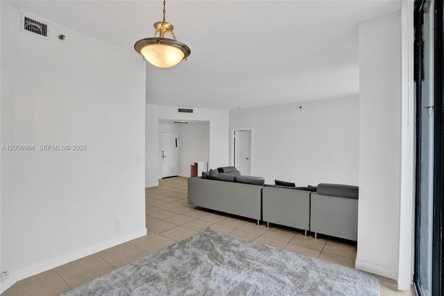 3300 NE 192nd Street 118, Aventura, FL 33180