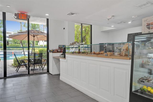 3300 NE 192nd Street 118, Aventura, FL 33180
