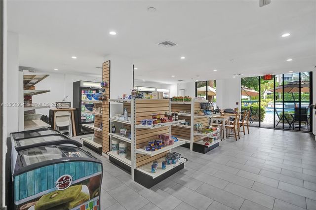3300 NE 192nd Street 118, Aventura, FL 33180