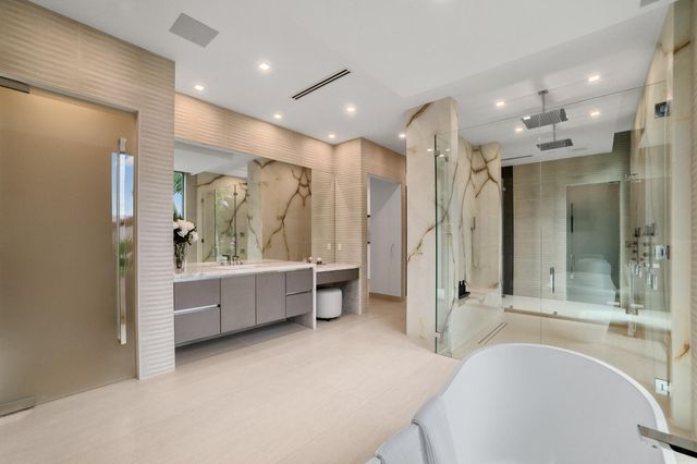 414 ROYAL PLAZA Drive, Fort Lauderdale, FL 33301