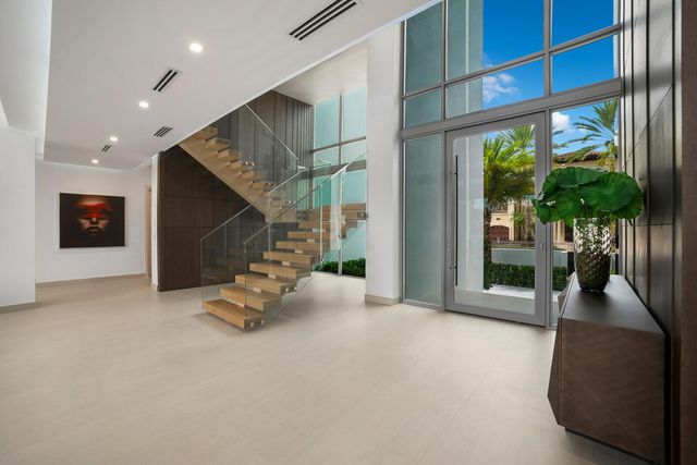 414 ROYAL PLAZA Drive, Fort Lauderdale, FL 33301
