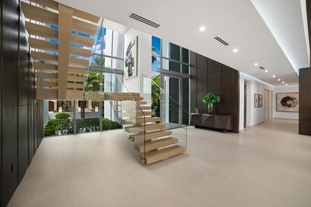 414 ROYAL PLAZA Drive, Fort Lauderdale, FL 33301