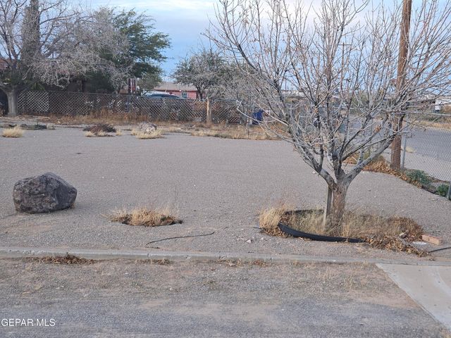 8811 NEPTUNE Street, El Paso, TX 79904