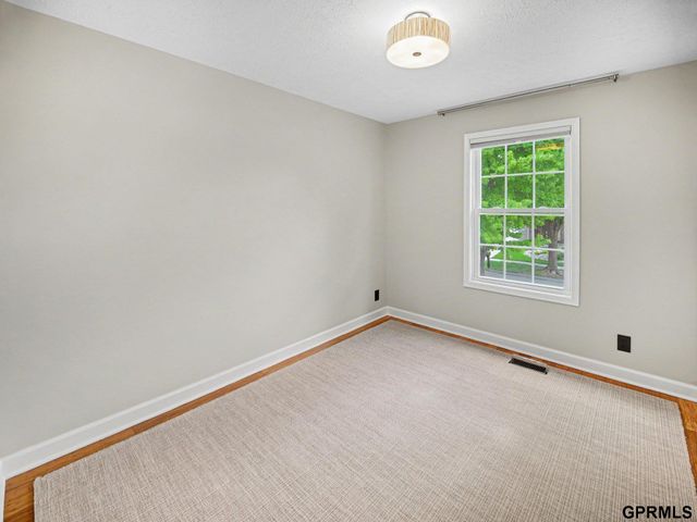 7433 Collister Road, Lincoln, NE 68516