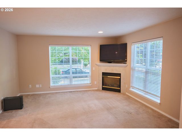 2412 Nw MEADOWS Dr, Mc Minnville, OR 97128