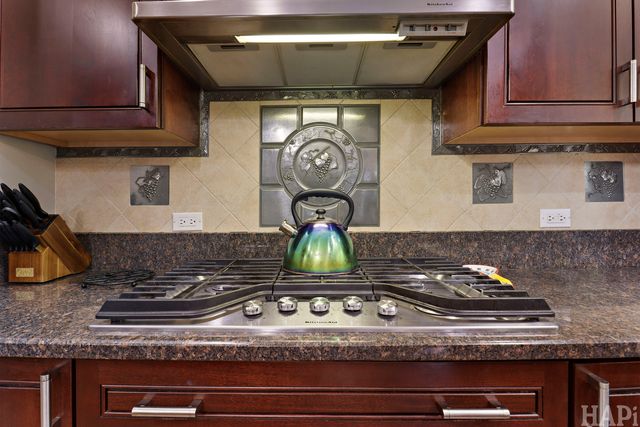 2708 Whiting Court, Mchenry, IL 60050