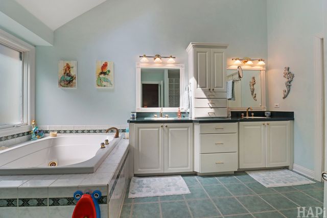 2708 Whiting Court, Mchenry, IL 60050