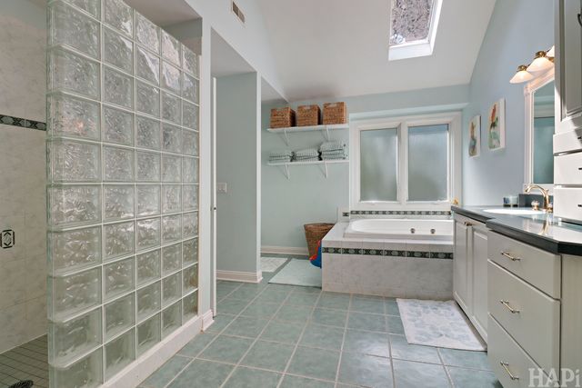 2708 Whiting Court, Mchenry, IL 60050