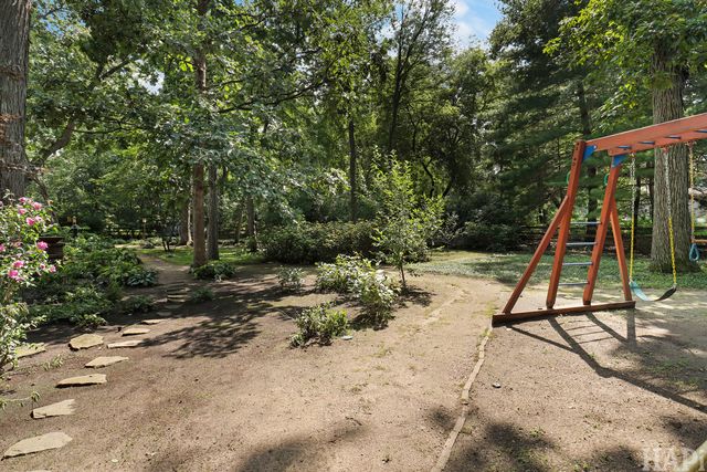 2708 Whiting Court, Mchenry, IL 60050