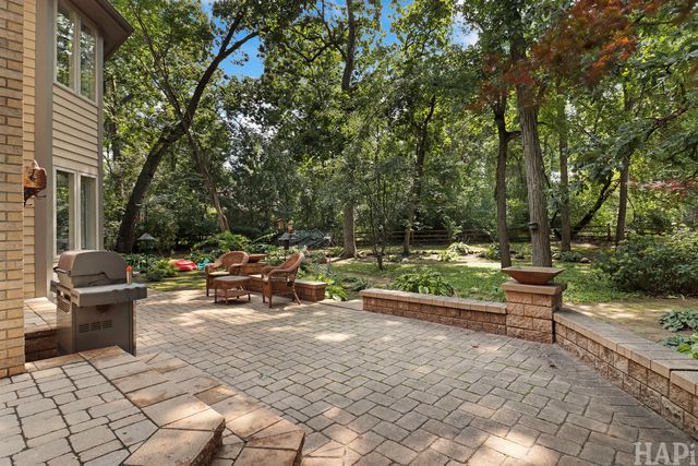 2708 Whiting Court, Mchenry, IL 60050