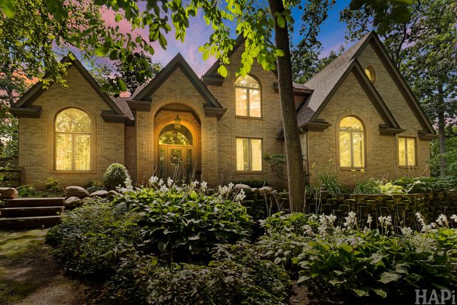 2708 Whiting Court, Mchenry, IL 60050