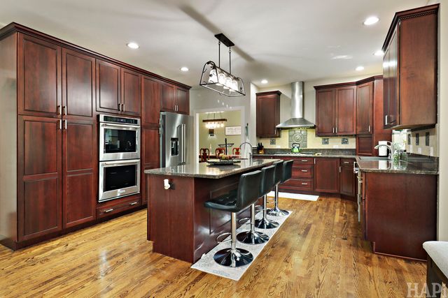 2708 Whiting Court, Mchenry, IL 60050