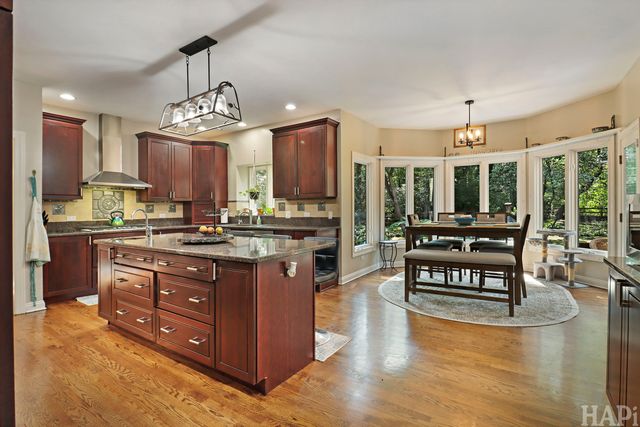 2708 Whiting Court, Mchenry, IL 60050