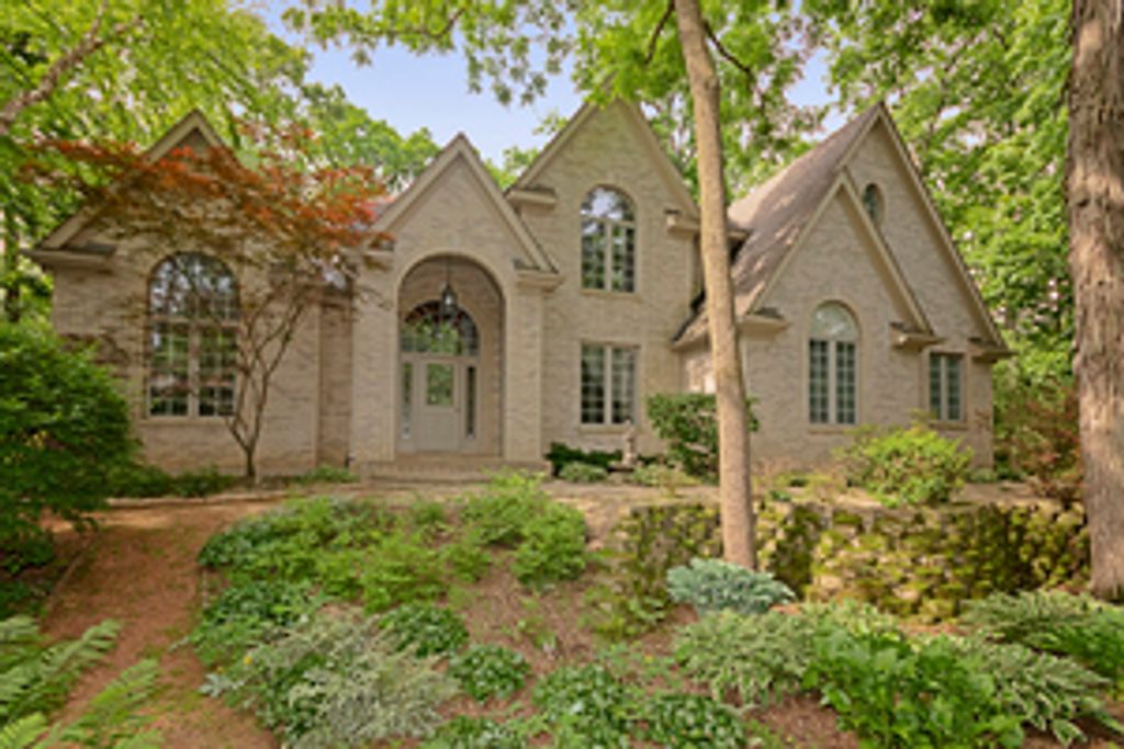 2708 Whiting Court, Mchenry, IL 60050