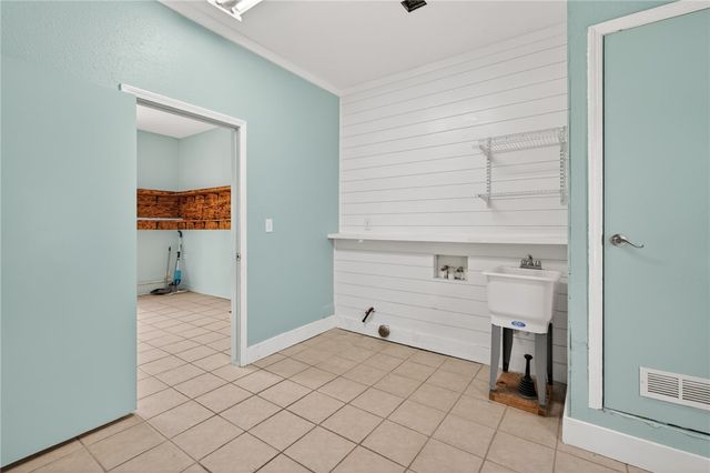 6415 N Highway 96, Lavaca, AR 72941