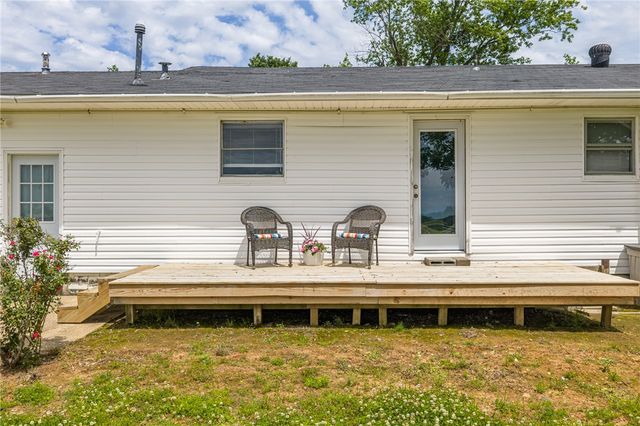 6415 N Highway 96, Lavaca, AR 72941