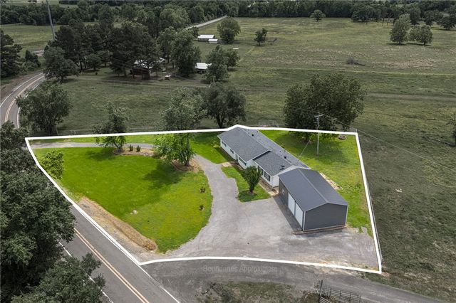 6415 N Highway 96, Lavaca, AR 72941