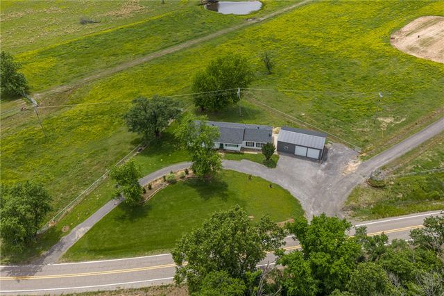 6415 N Highway 96, Lavaca, AR 72941