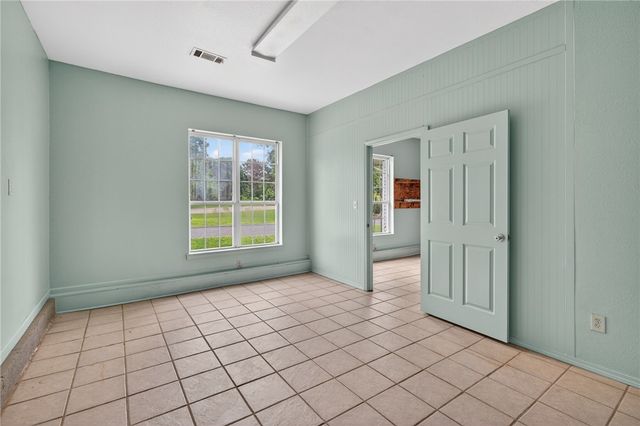 6415 N Highway 96, Lavaca, AR 72941
