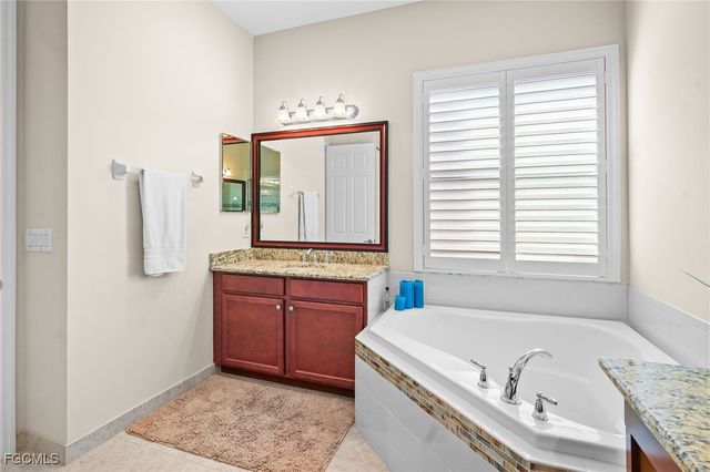 11552 Riverstone LN, Fort Myers, FL 33913