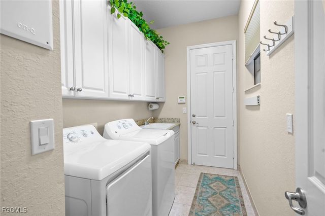 11552 Riverstone LN, Fort Myers, FL 33913