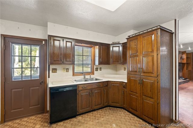8886 Rufing Road, Greenville, IN 47124