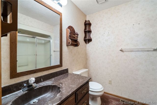 8886 Rufing Road, Greenville, IN 47124